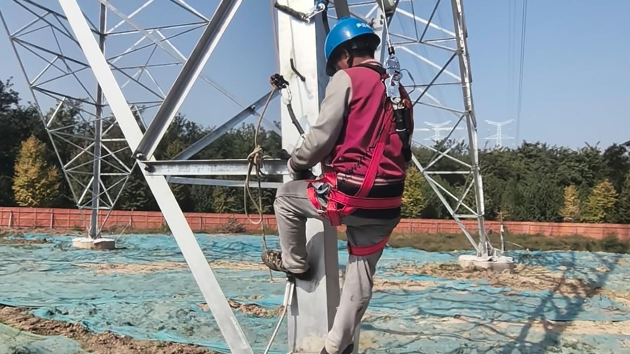 電網(wǎng)爬塔3.jpg